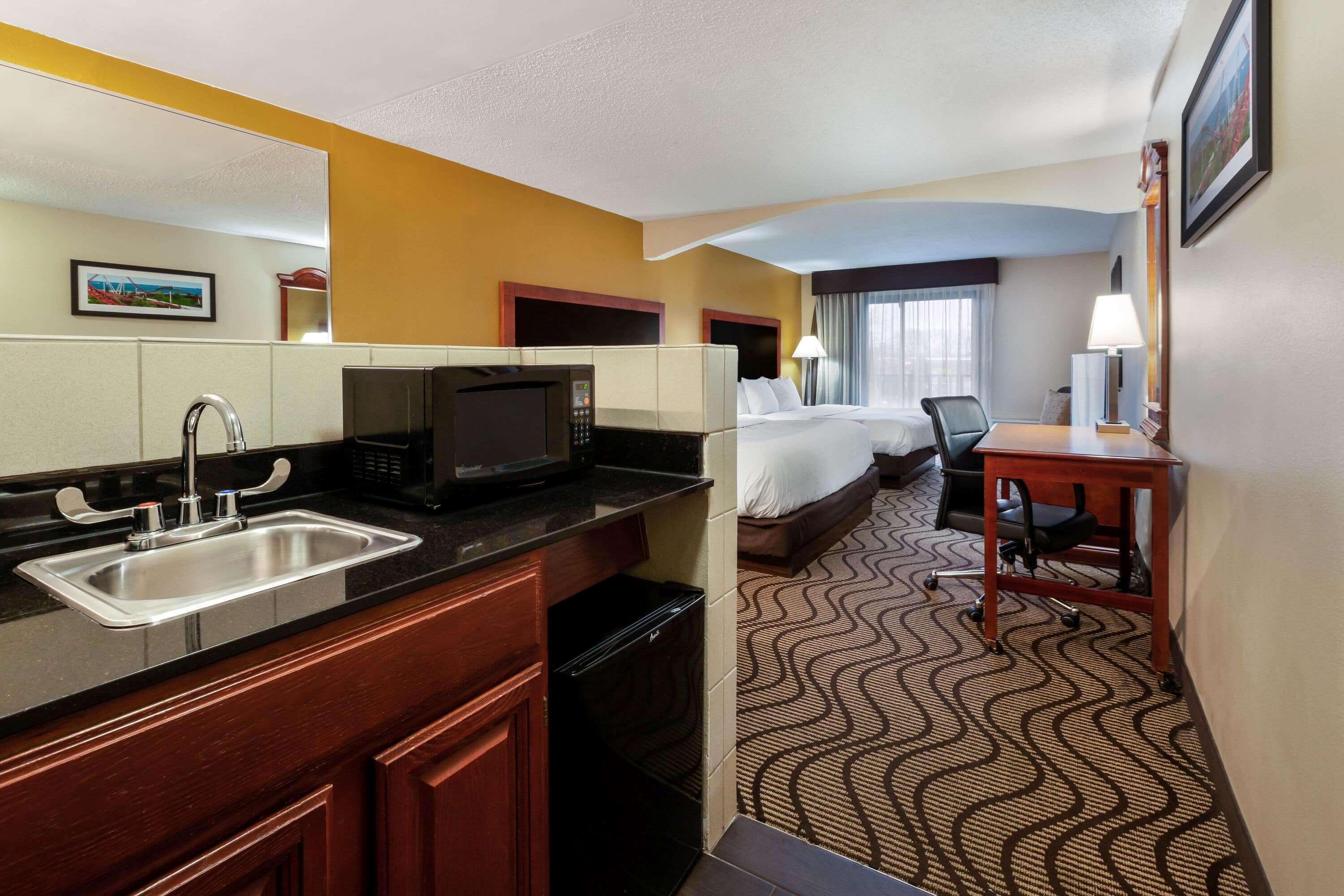 La Quinta Inn By Wyndham Sandusky Near Cedar Point Eksteriør billede