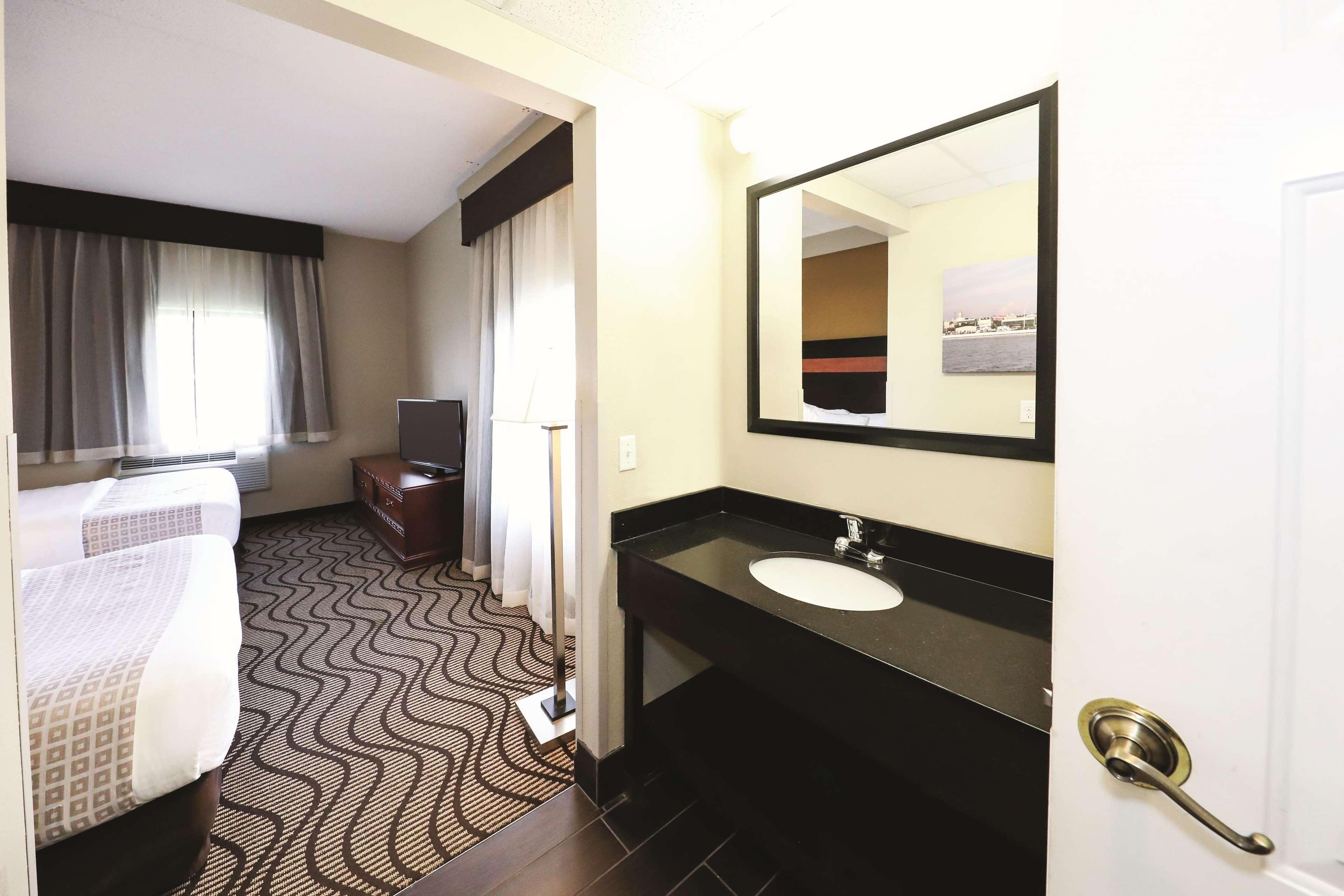 La Quinta Inn By Wyndham Sandusky Near Cedar Point Eksteriør billede