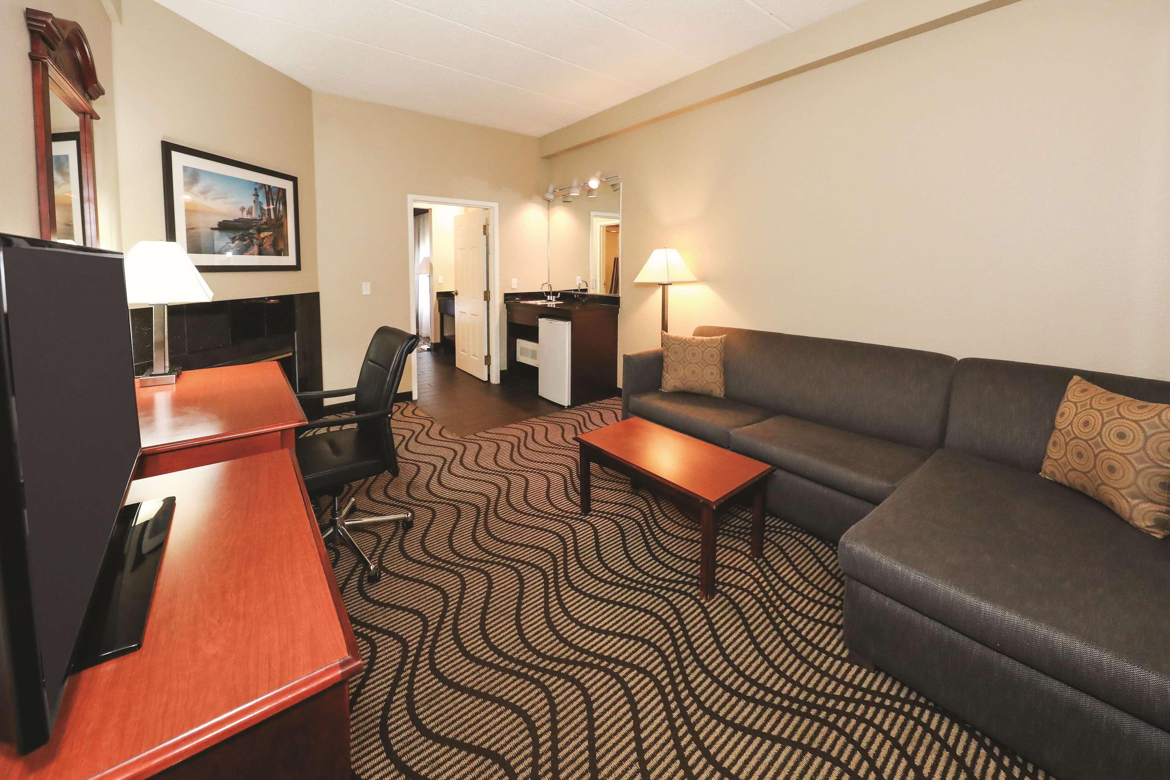 La Quinta Inn By Wyndham Sandusky Near Cedar Point Eksteriør billede