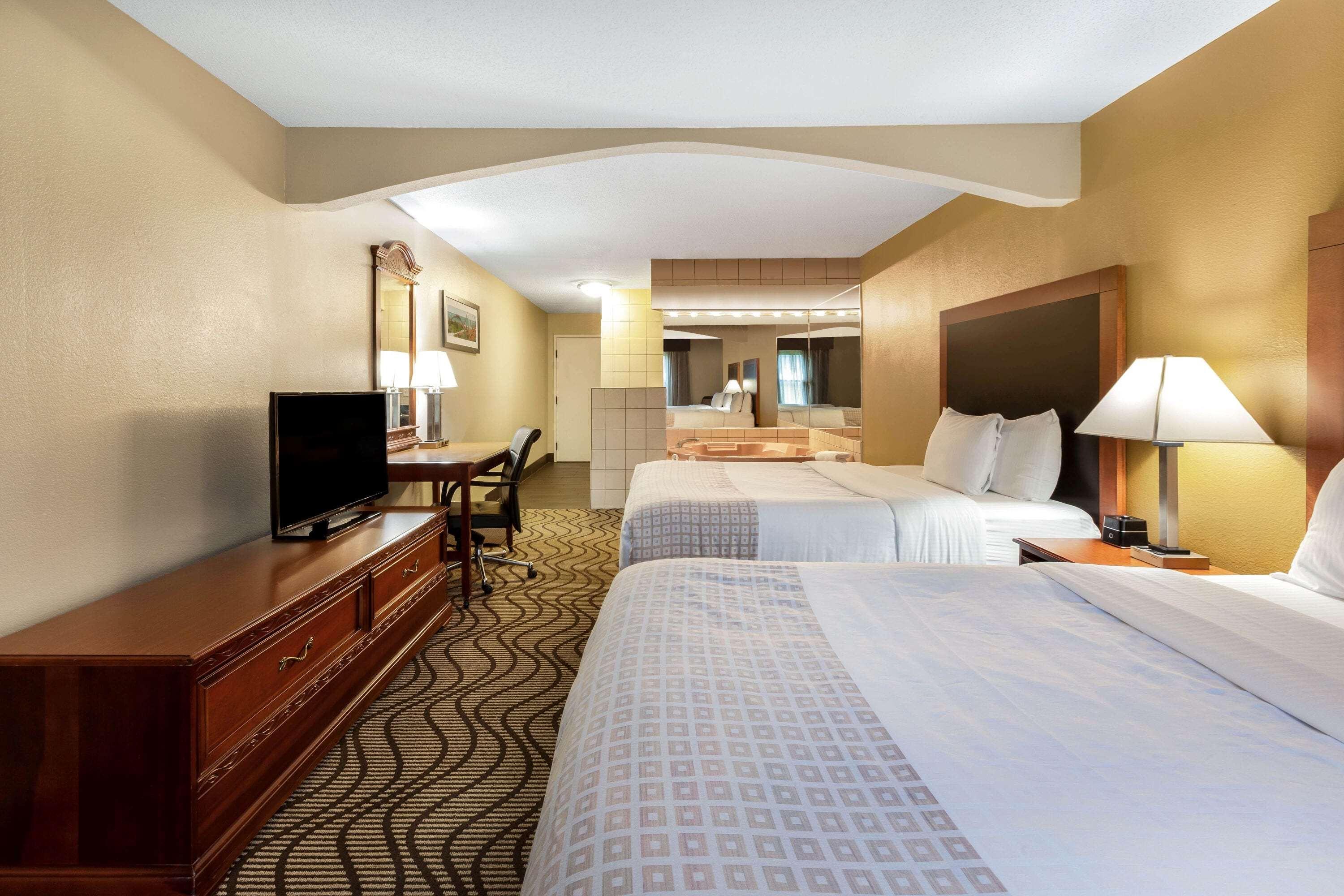 La Quinta Inn By Wyndham Sandusky Near Cedar Point Eksteriør billede