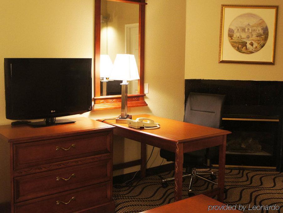 La Quinta Inn By Wyndham Sandusky Near Cedar Point Eksteriør billede