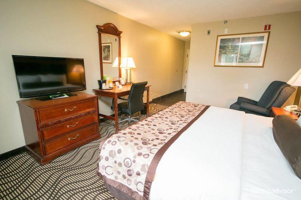 La Quinta Inn By Wyndham Sandusky Near Cedar Point Eksteriør billede