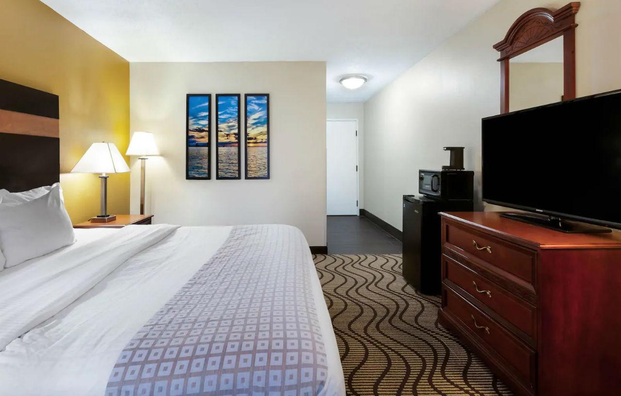 La Quinta Inn By Wyndham Sandusky Near Cedar Point Eksteriør billede